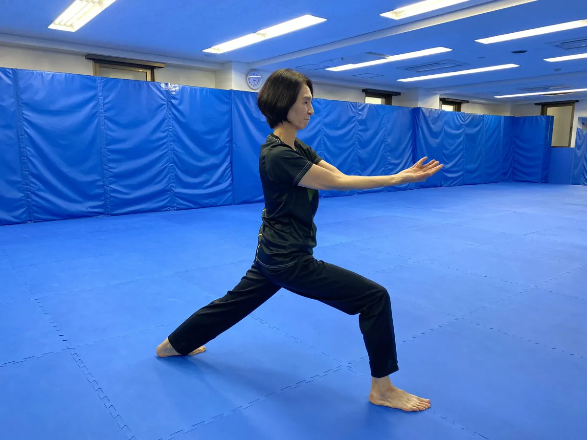 Izumi Sugimoto in a breathing-method stance